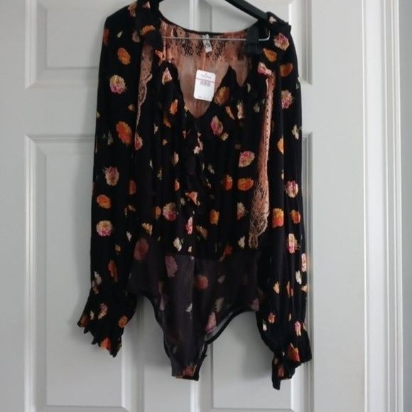 NWT Free People Poppy Balloon Sleeve Ruffle Floral V-Neck Lace Detail Bo… - Picture 9 of 14